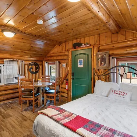 The Bucking Moose Hotel West Yellowstone Exterior photo