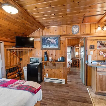 The Bucking Moose Hotel West Yellowstone Exterior photo