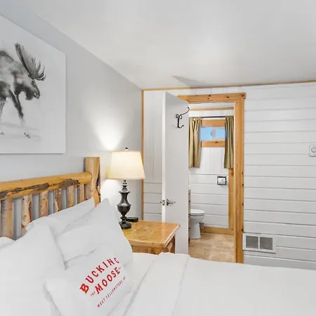 The Bucking Moose Hotel West Yellowstone Exterior photo
