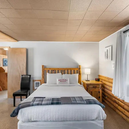 The Bucking Moose Hotel West Yellowstone Exterior photo